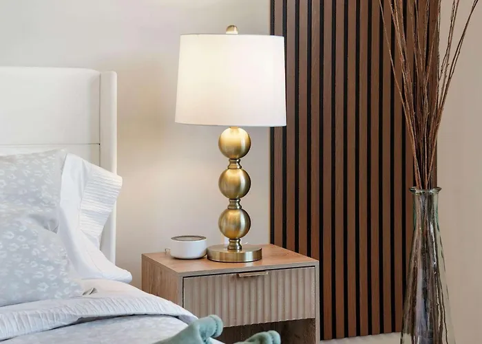 Apartment Modern 2br2ba Free Parking And Balcony *
