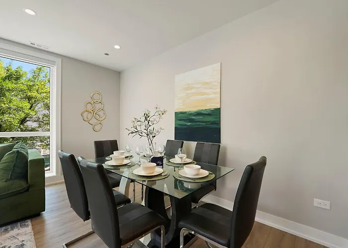 Apartment Modern 2br2ba Free Parking And Balcony Chicago
