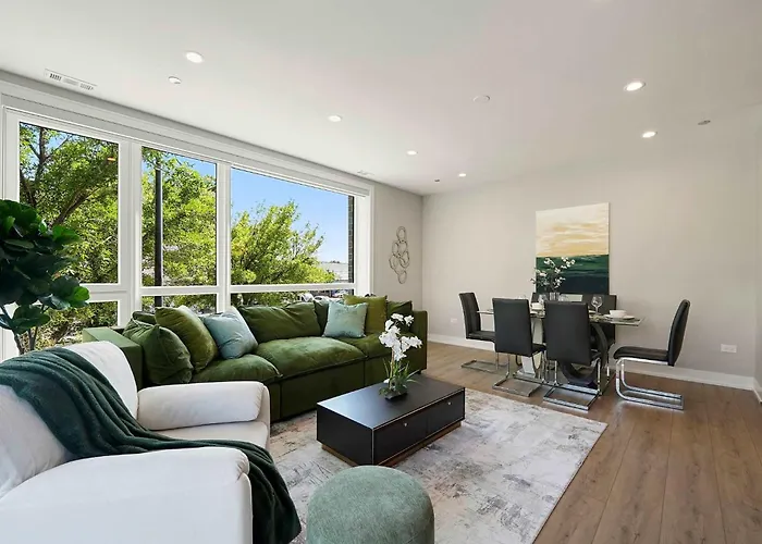 Apartment Modern 2br2ba Free Parking And Balcony Chicago